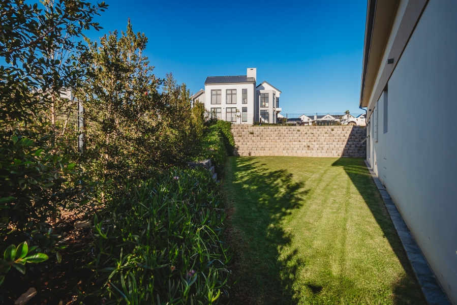 4 Bedroom Property for Sale in Kingswood Golf Estate Western Cape